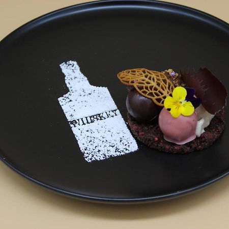 Rhoenblick Landhotel - Restaurant - Countrypub Petersberg  Bagian luar foto