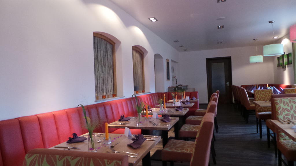 Rhoenblick Landhotel - Restaurant - Countrypub Petersberg  Bagian luar foto