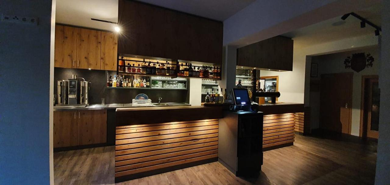 Rhoenblick Landhotel - Restaurant - Countrypub Petersberg  Bagian luar foto