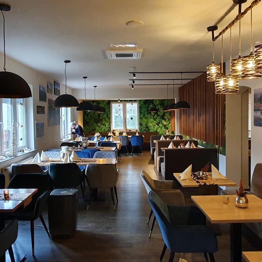 Rhoenblick Landhotel - Restaurant - Countrypub Petersberg  Bagian luar foto