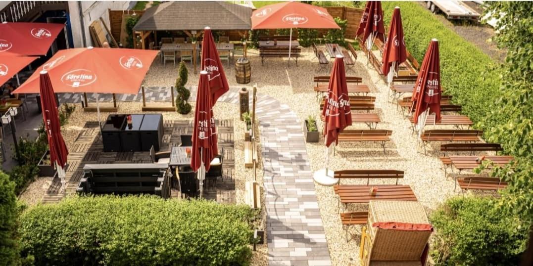 Rhoenblick Landhotel - Restaurant - Countrypub Petersberg  Bagian luar foto