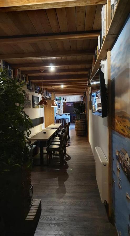 Rhoenblick Landhotel - Restaurant - Countrypub Petersberg  Bagian luar foto